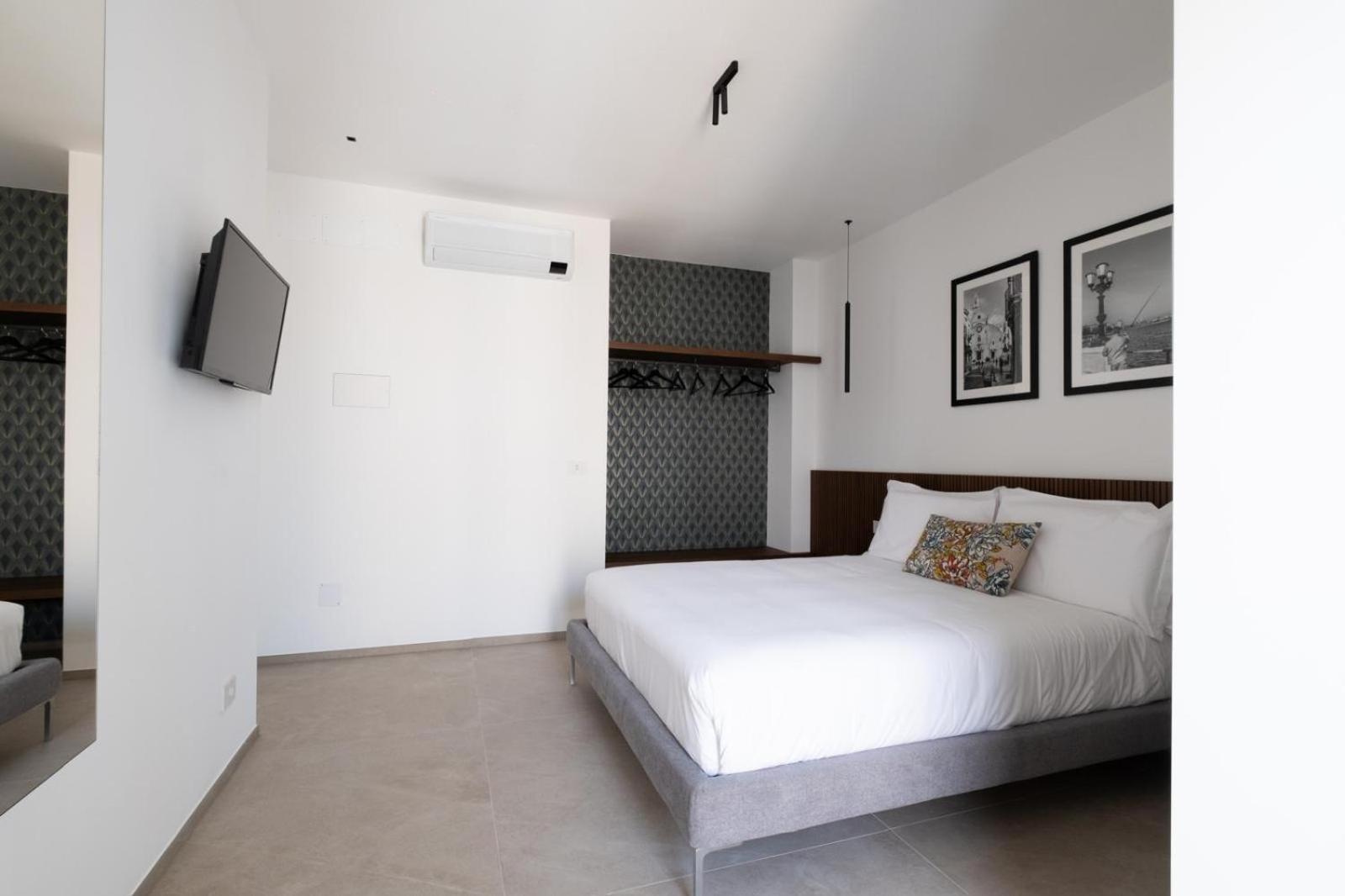 Riviera Apulian Rooms 巴里 外观 照片